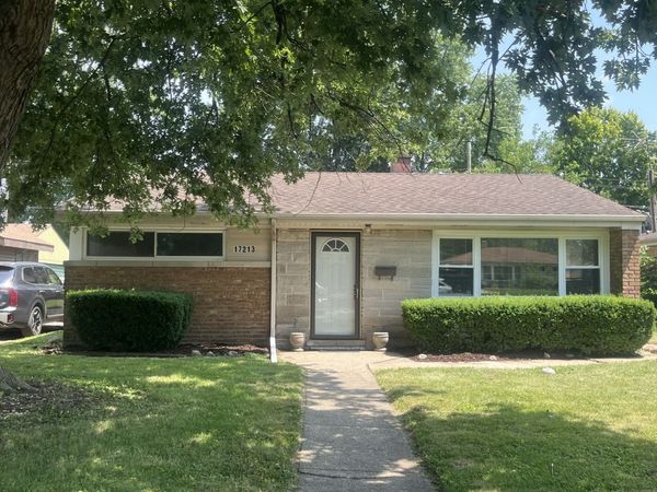 17213 Lorenz Avenue , Lansing, IL 60438