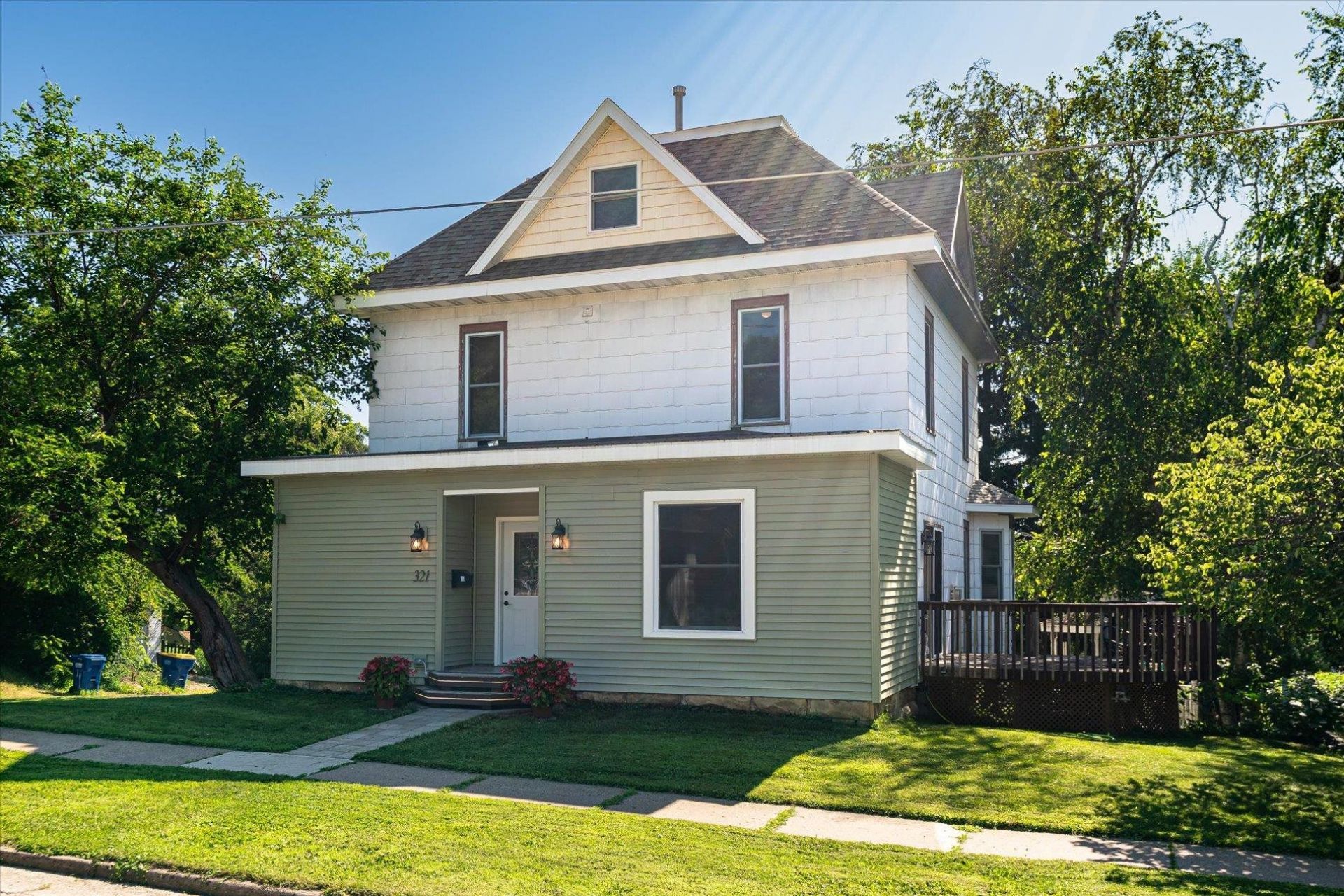 321 N Dunlap Avenue, Viroqua, WI 54665 Main Photo