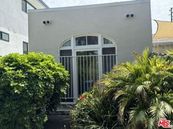942 Havenhurst Drive, West Hollywood, CA 90046