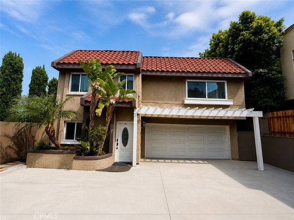 2558 ORANGE Avenue, Unit F, Costa Mesa, CA 92627