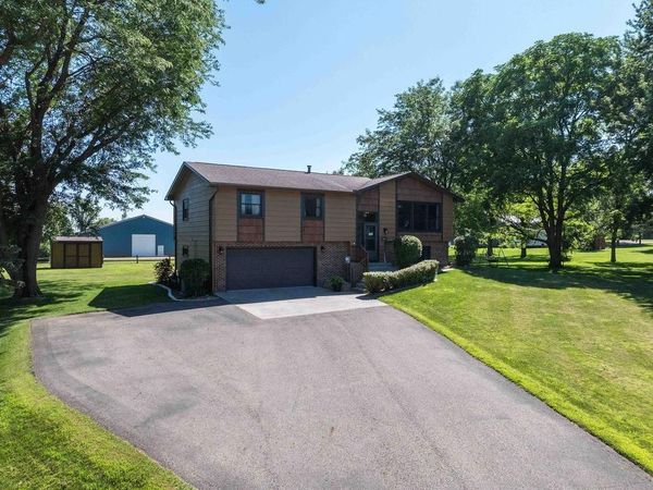 207 Maple Avenue SW, Elysian, MN 56028