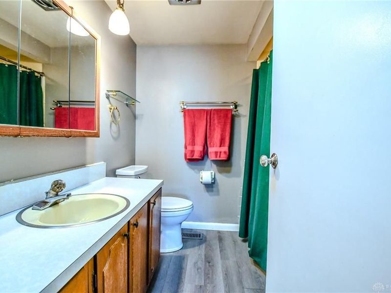 906 New England Avenue, Dayton, OH 45429 Photo 24