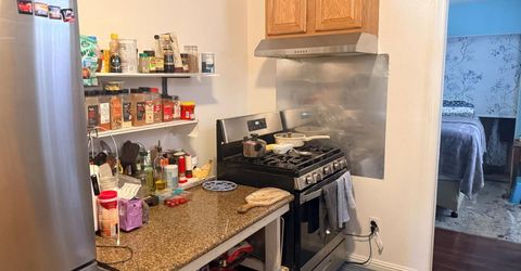 3227 Chesnut St, Oakland, CA 94608 Photo
