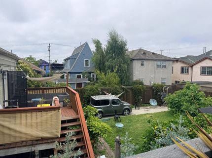 3227 Chesnut St, Oakland, CA 94608 Photo