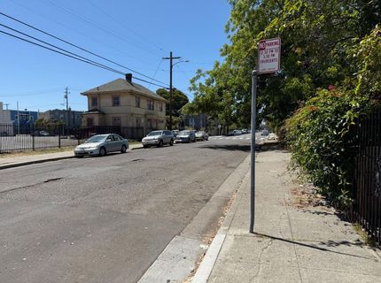 3227 Chesnut St, Oakland, CA 94608 Photo