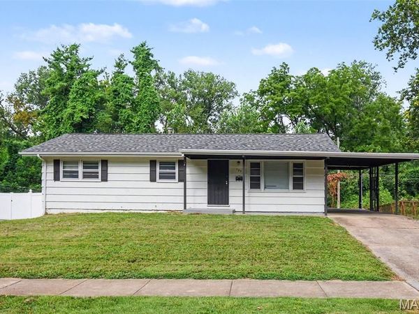 137 Forestwood Drive , Ferguson, MO 63135