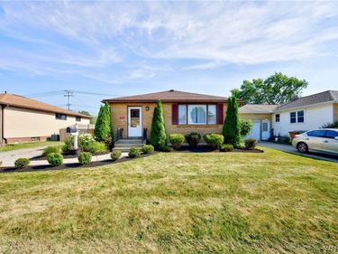 305 Lydia Lane, Buffalo, NY 14225