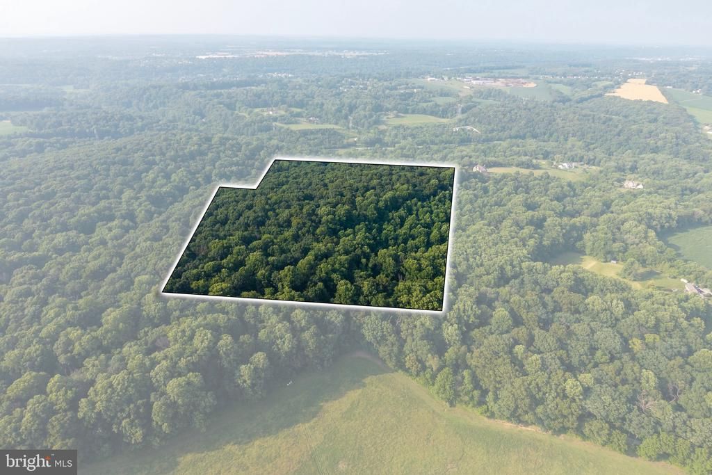 639 N FIVE POINT ROAD , PARKESBURG, PA 19365