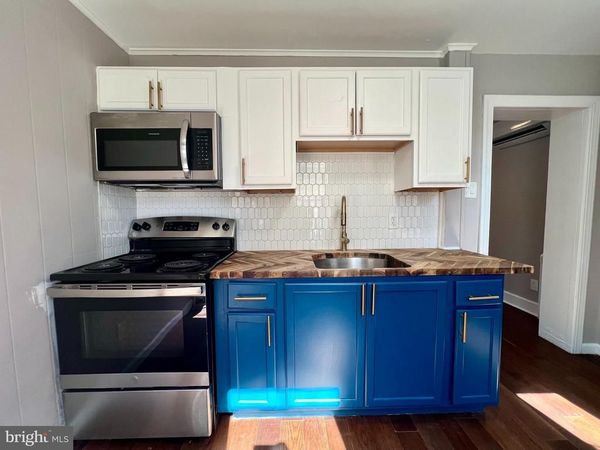 2022 W TORONTO STREET , PHILADELPHIA, PA 19132