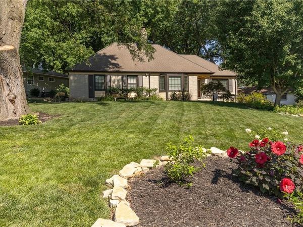 4934 Howe Drive, Roeland Park, KS 66205