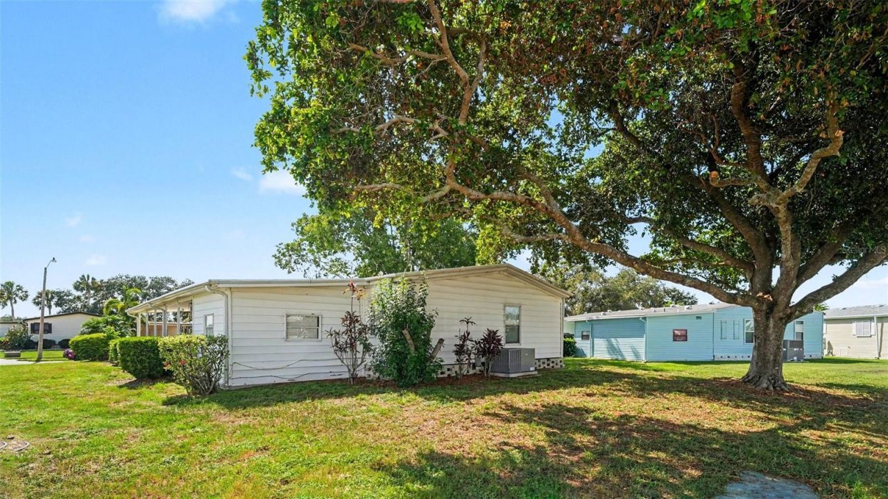 8430 Imperial Circle, Palmetto, FL 34221 Photo