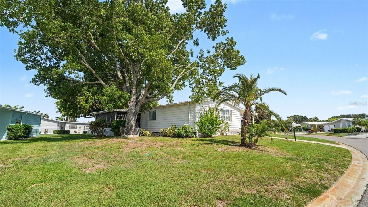 8430 Imperial Circle, Palmetto, FL 34221 Photo