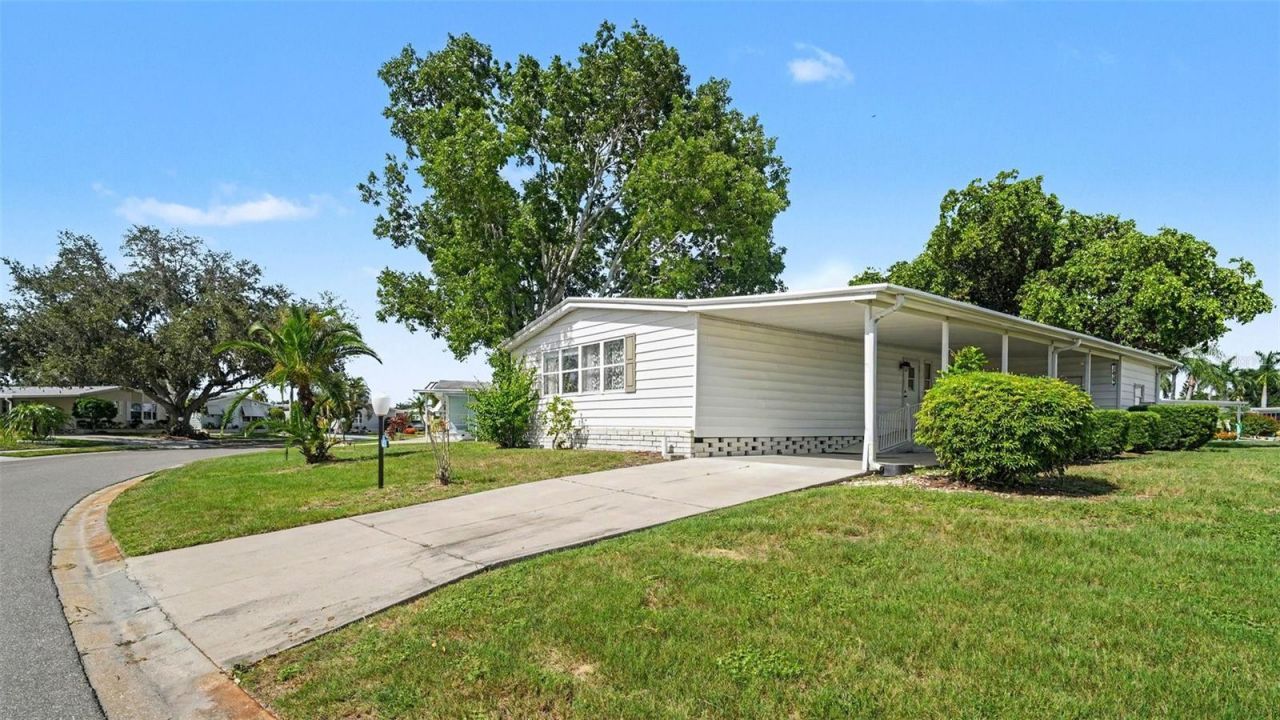 8430 Imperial Circle, Palmetto, FL 34221 Photo