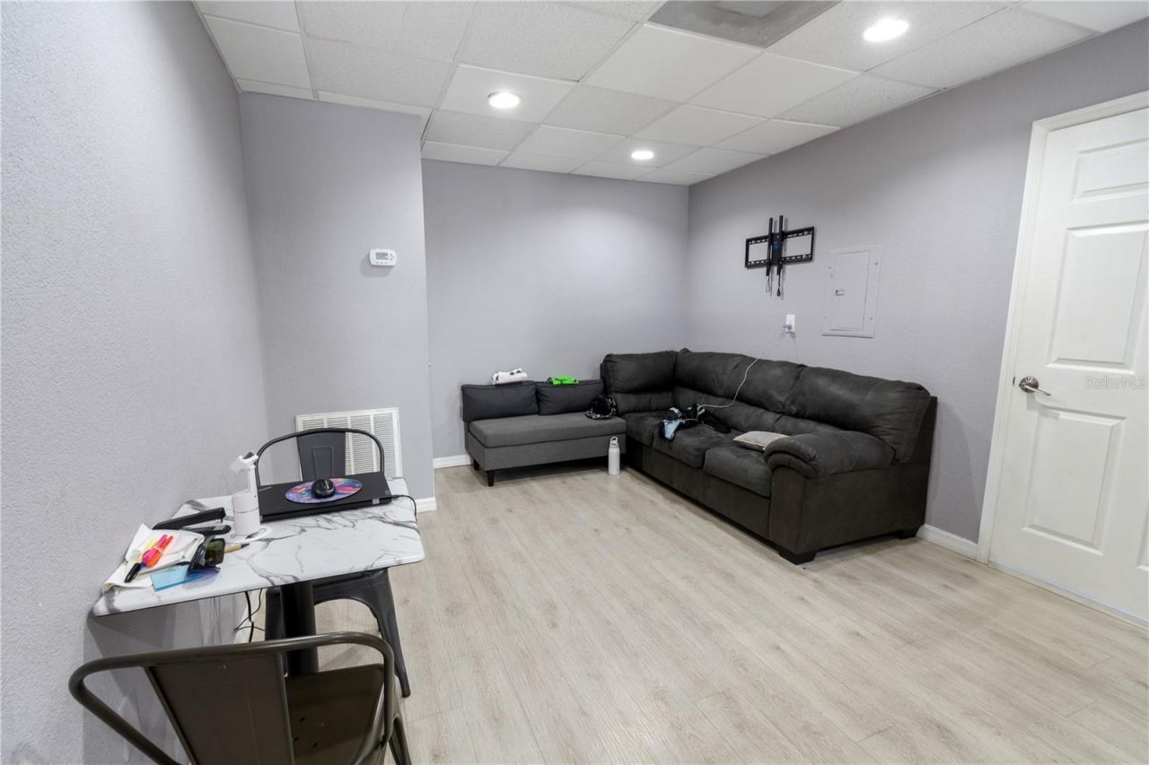 1 W Central Avenue , Lake Wales, FL 33853 Photo