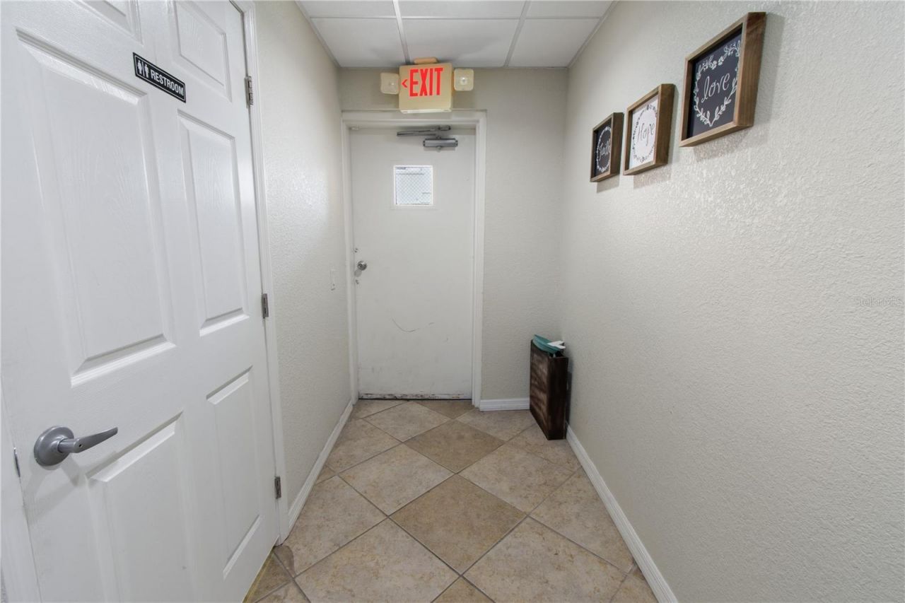1 W Central Avenue , Lake Wales, FL 33853 Photo