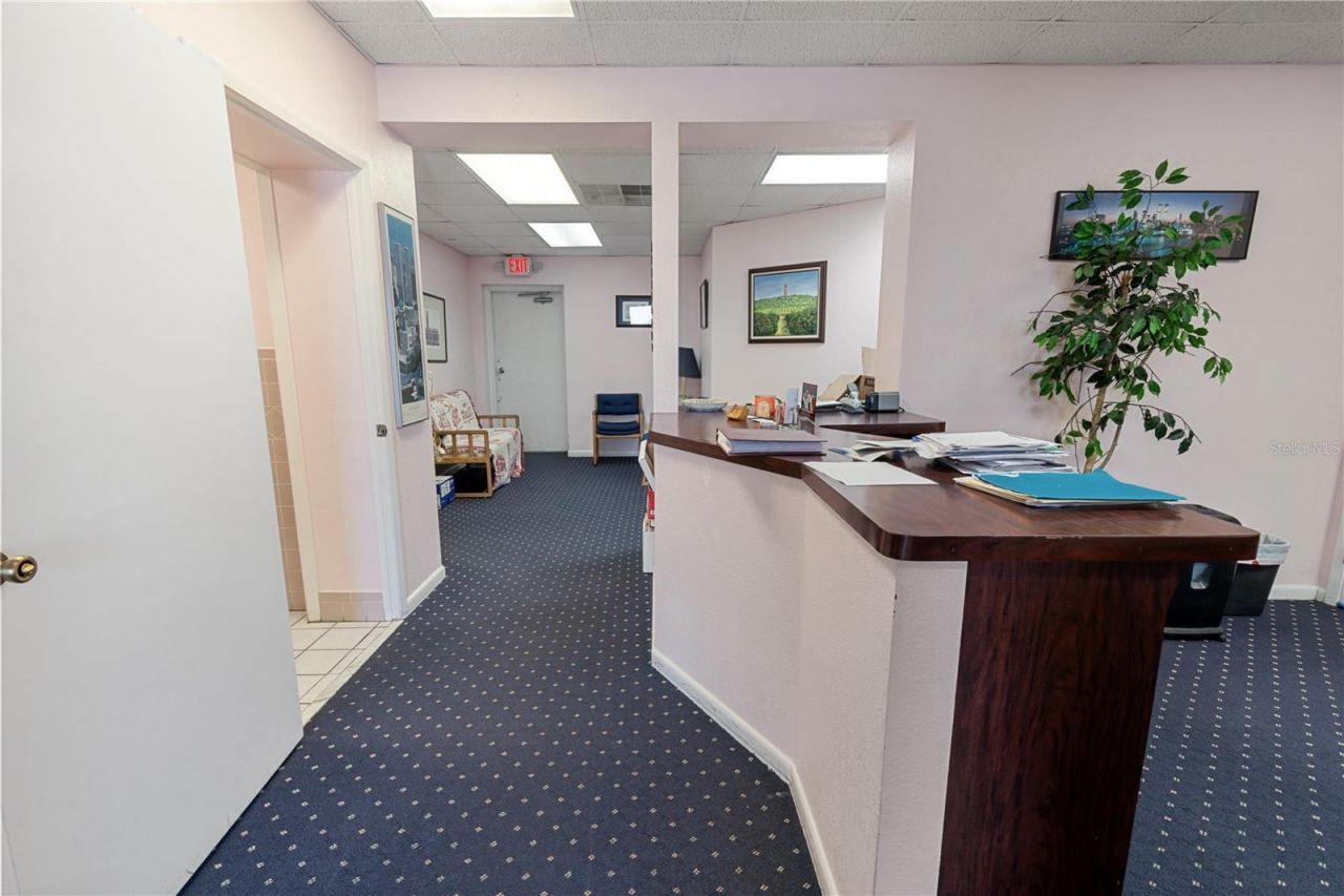 1 W Central Avenue , Lake Wales, FL 33853 Photo