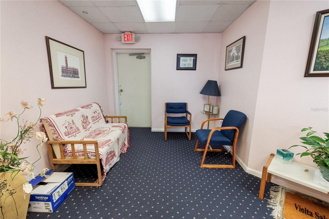1 W Central Avenue , Lake Wales, FL 33853 Photo