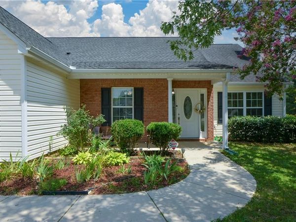 1320 Webb Farm Lane , Loganville, GA 30052