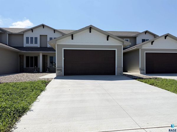 5115 E 67th St, Sioux Falls, SD 57108