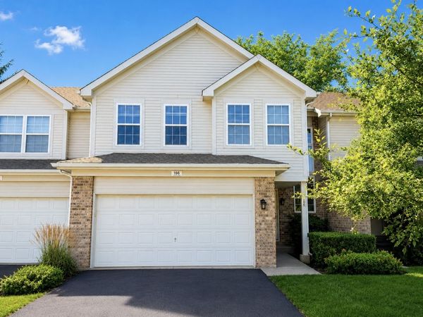 166 Avalon Court , Unit 166, Roselle, IL 60172