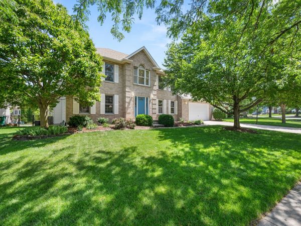 1239 Yorkshire Drive S, Sycamore, IL 60178