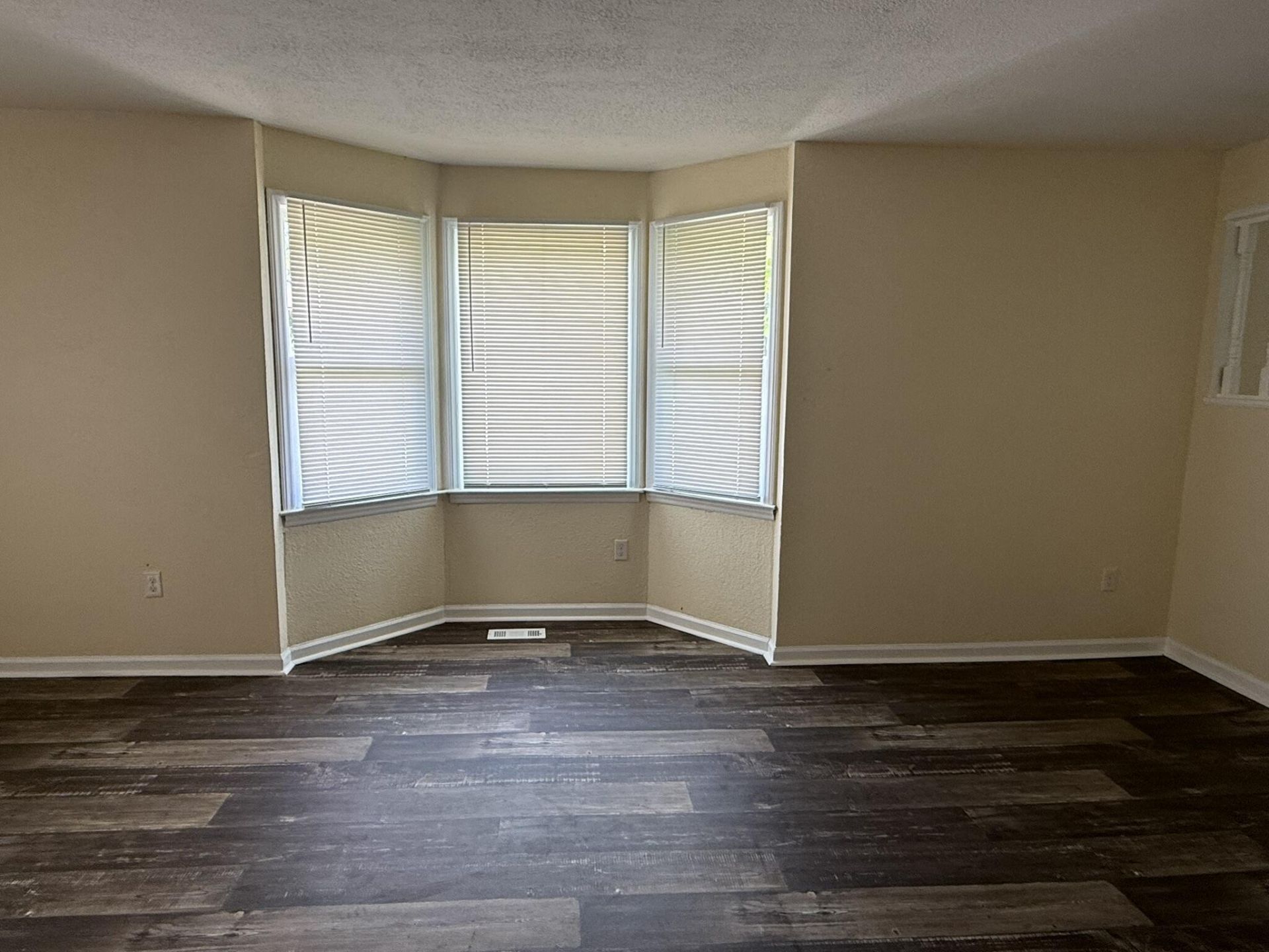 220 Eastwood Circle Photo 10