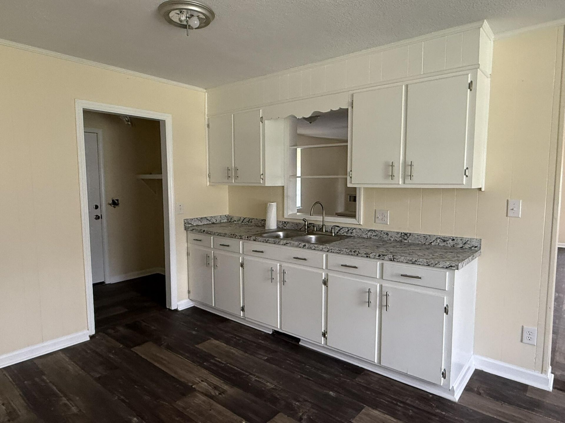 220 Eastwood Circle Photo 12