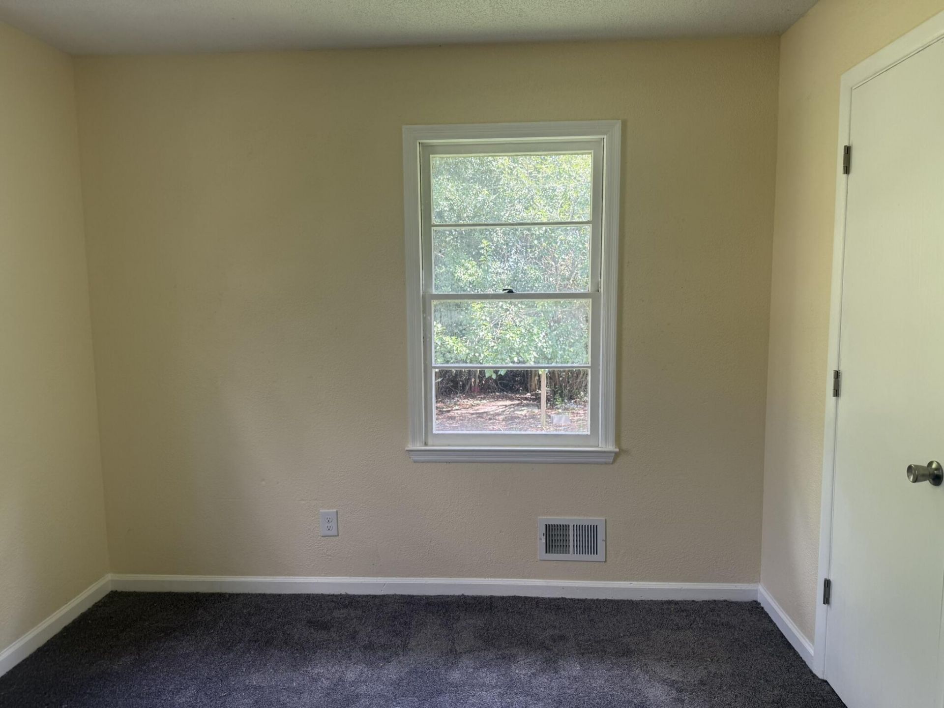 220 Eastwood Circle Photo 17