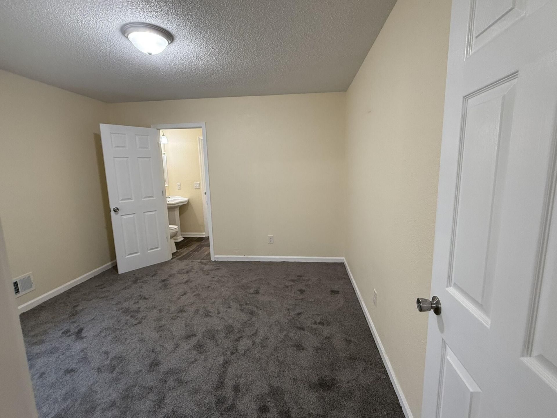 220 Eastwood Circle Photo 23