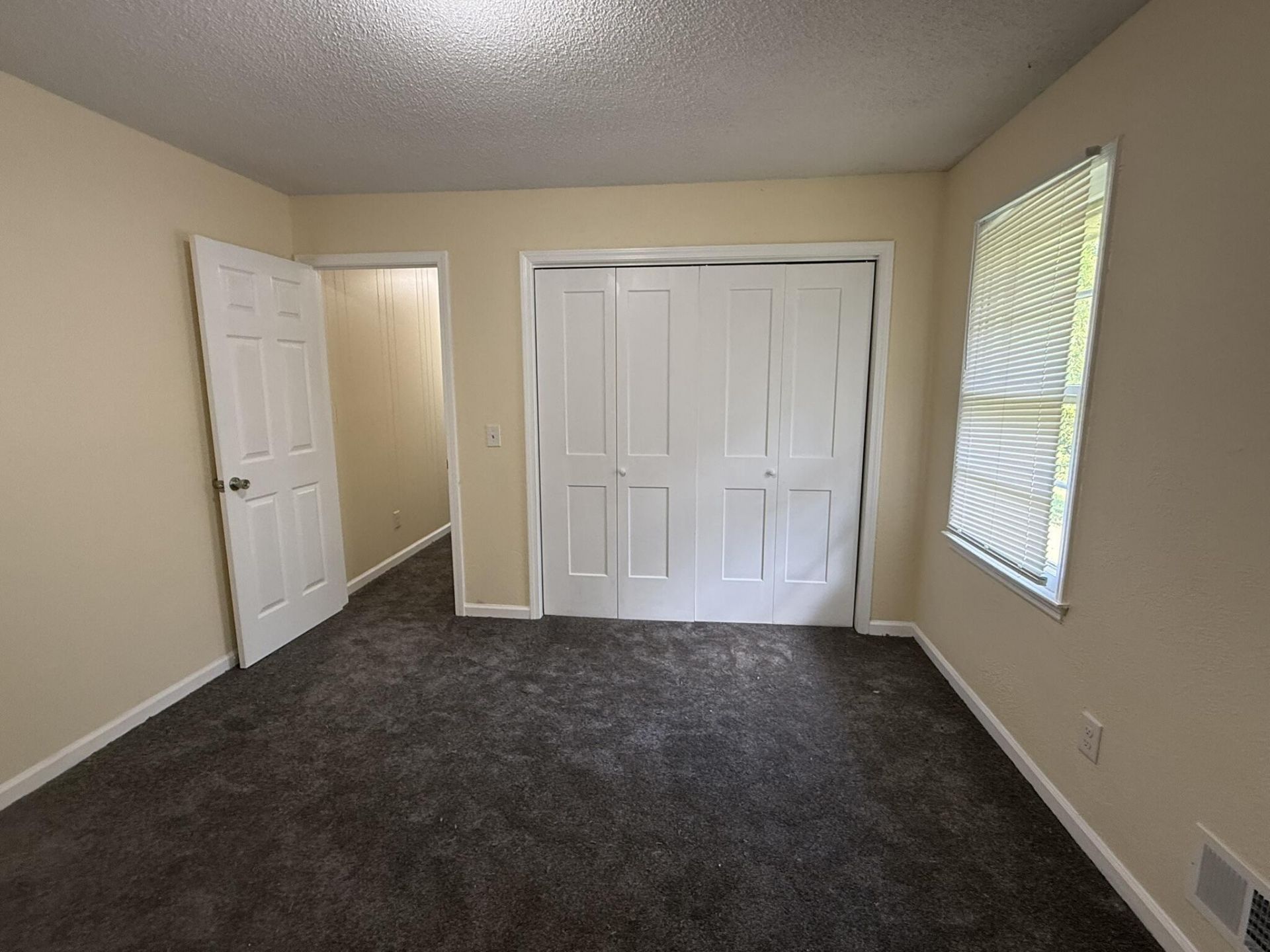 220 Eastwood Circle Photo 25