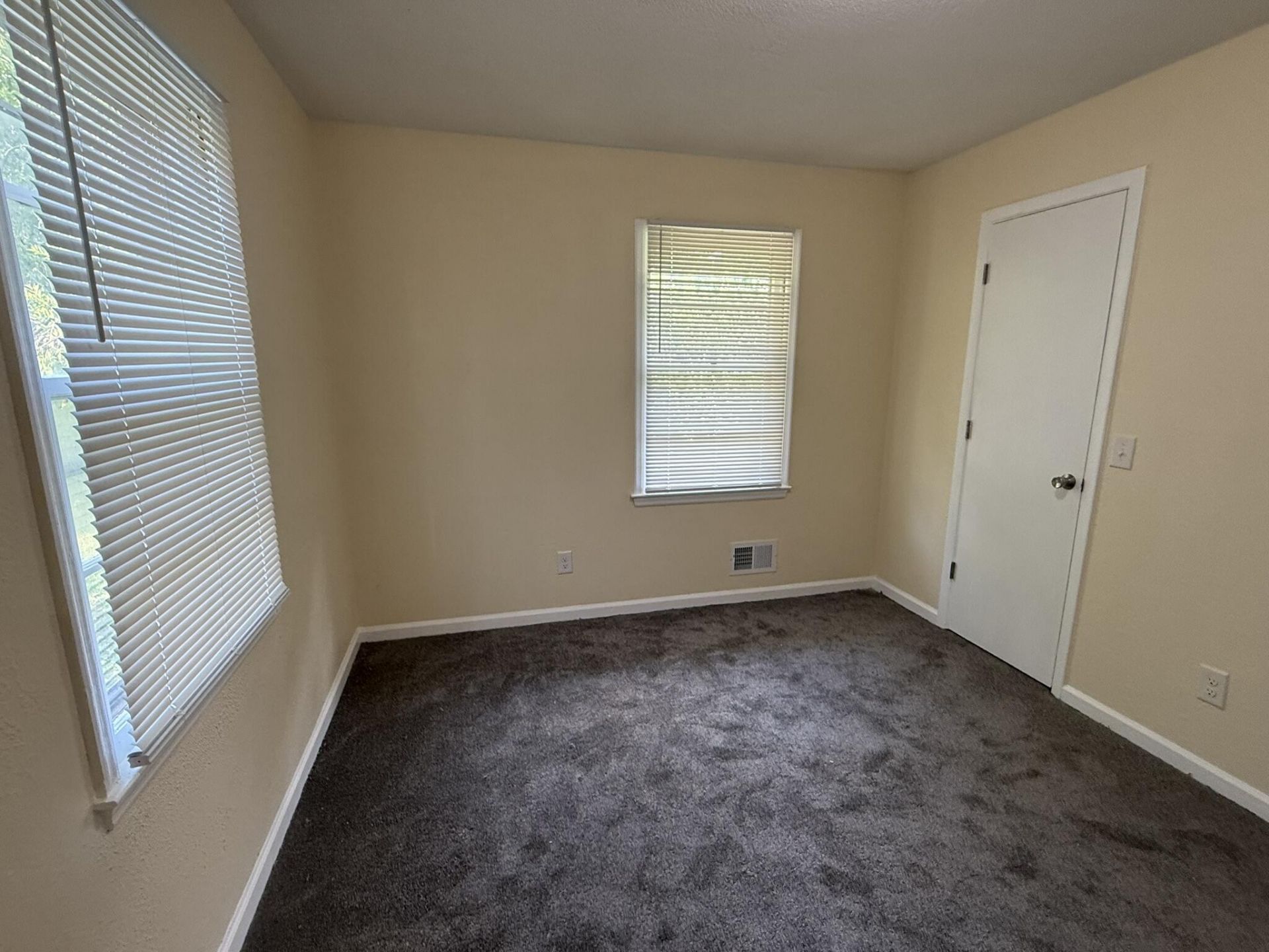 220 Eastwood Circle Photo 36