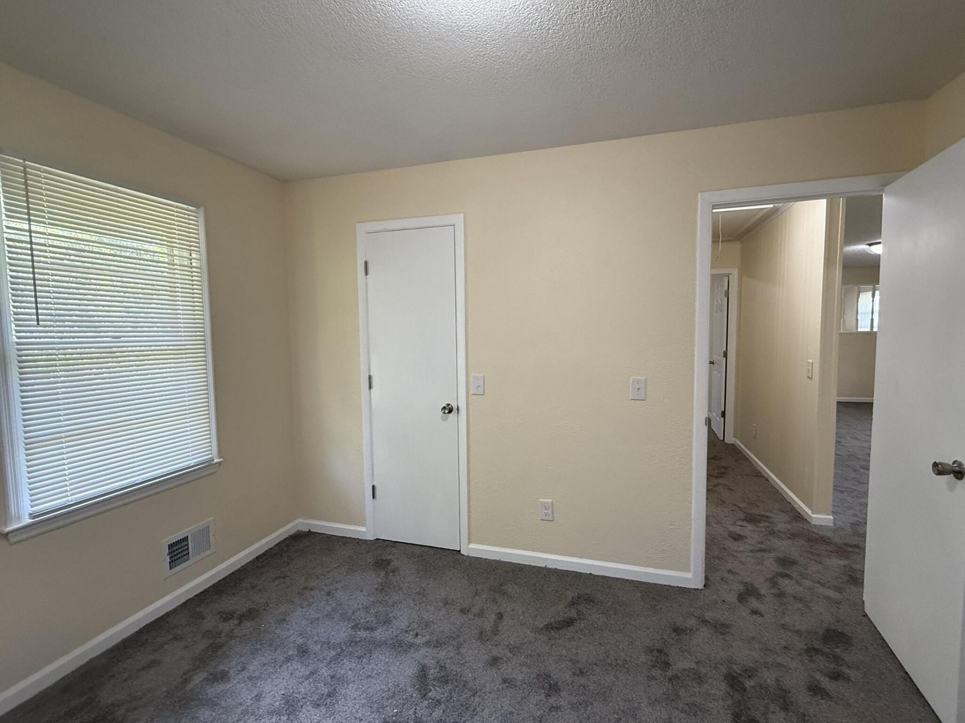 220 Eastwood Circle Photo 37