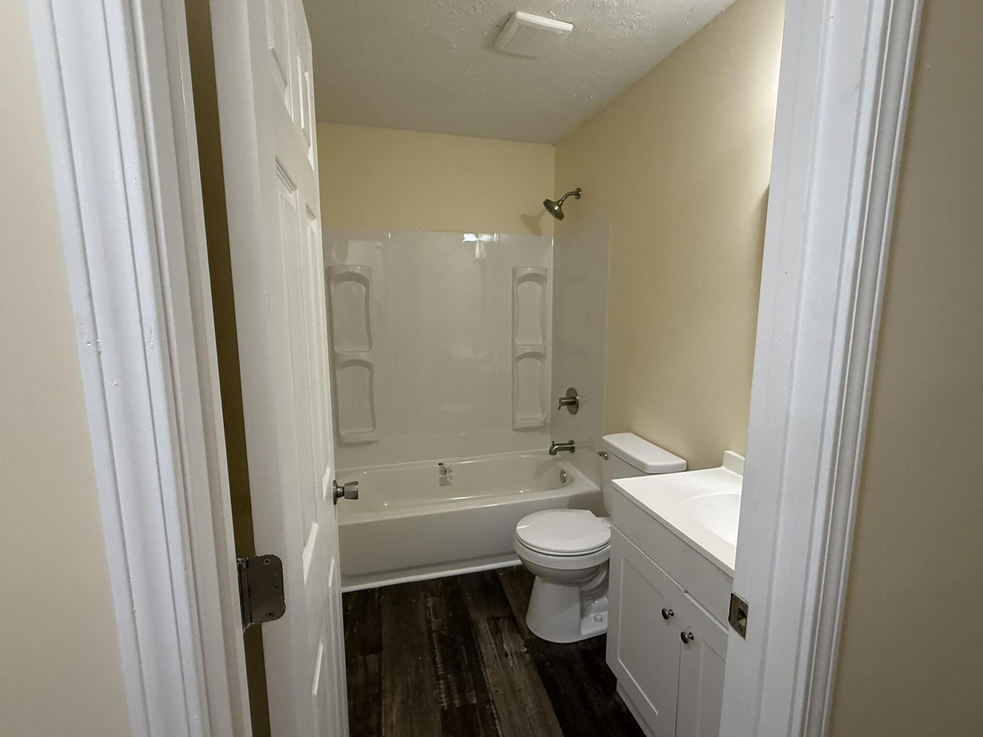 220 Eastwood Circle Photo 38