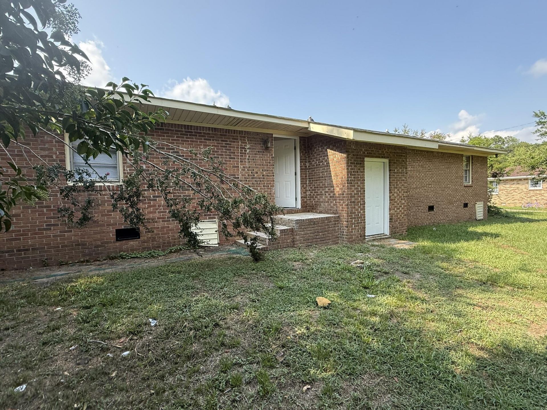 220 Eastwood Circle Photo 6