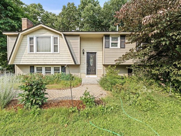 10 Wentworth Street, Nashua, NH 03060