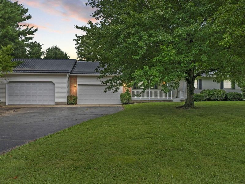 7378 Beecher Road SW, Pataskala, OH 43062 Photo 2