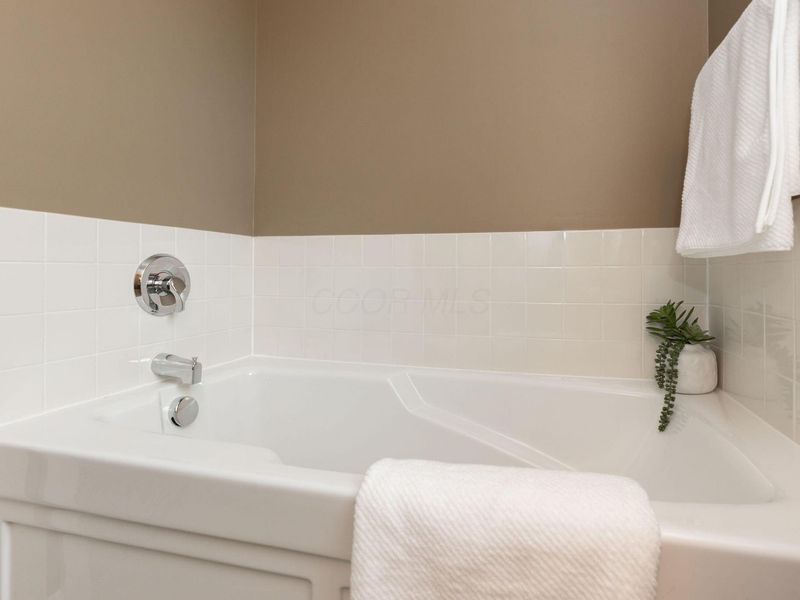 7590 Covington Springs Court, Westerville, OH 43082 Photo 23