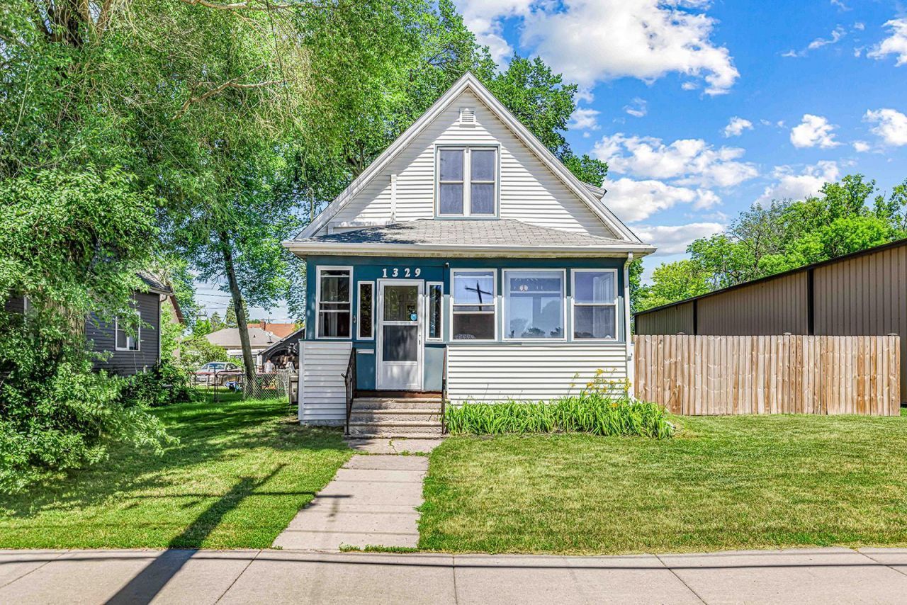 1329 1st Avenue N, Fargo, ND 58102 Main Photo