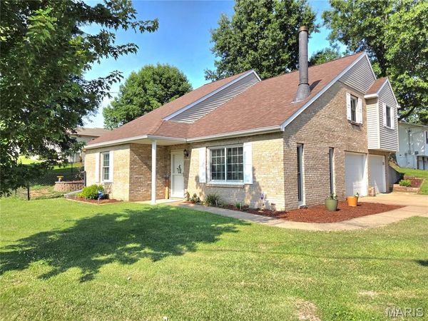 144 Rosewood Drive , Hannibal, MO 63401