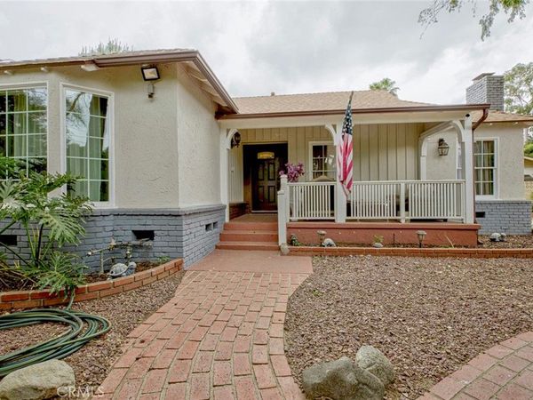 15556 Valerio , Van Nuys, CA 91406