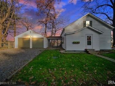 54514 Norwood Drive, South Bend, IN 46628