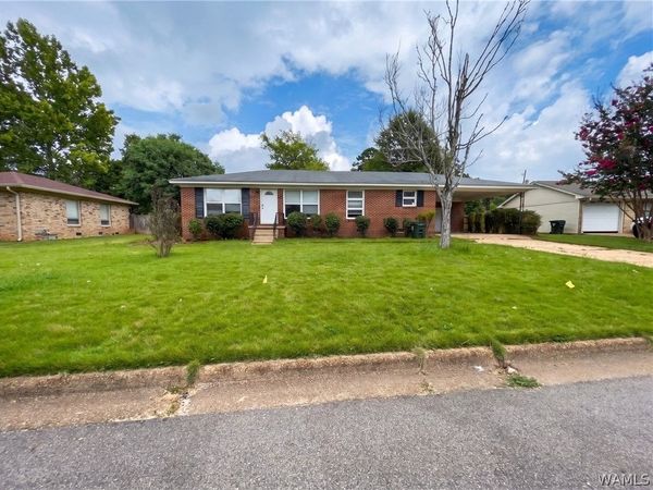 1221 38th Avenue E, Tuscaloosa, AL 35404