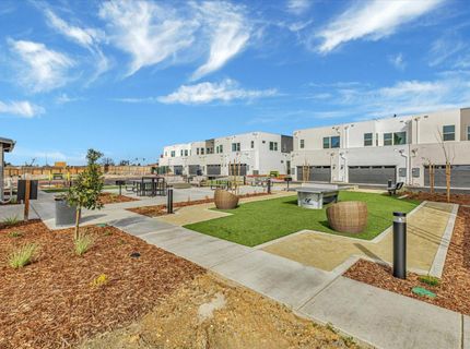 2067 Freya Walk, Sacramento, CA 95835 Photo