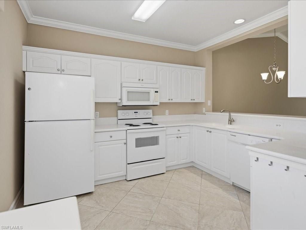600 Luisa Ct, Unit 4, Naples, FL 34104 Photo