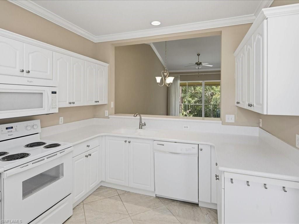 600 Luisa Ct, Unit 4, Naples, FL 34104 Photo