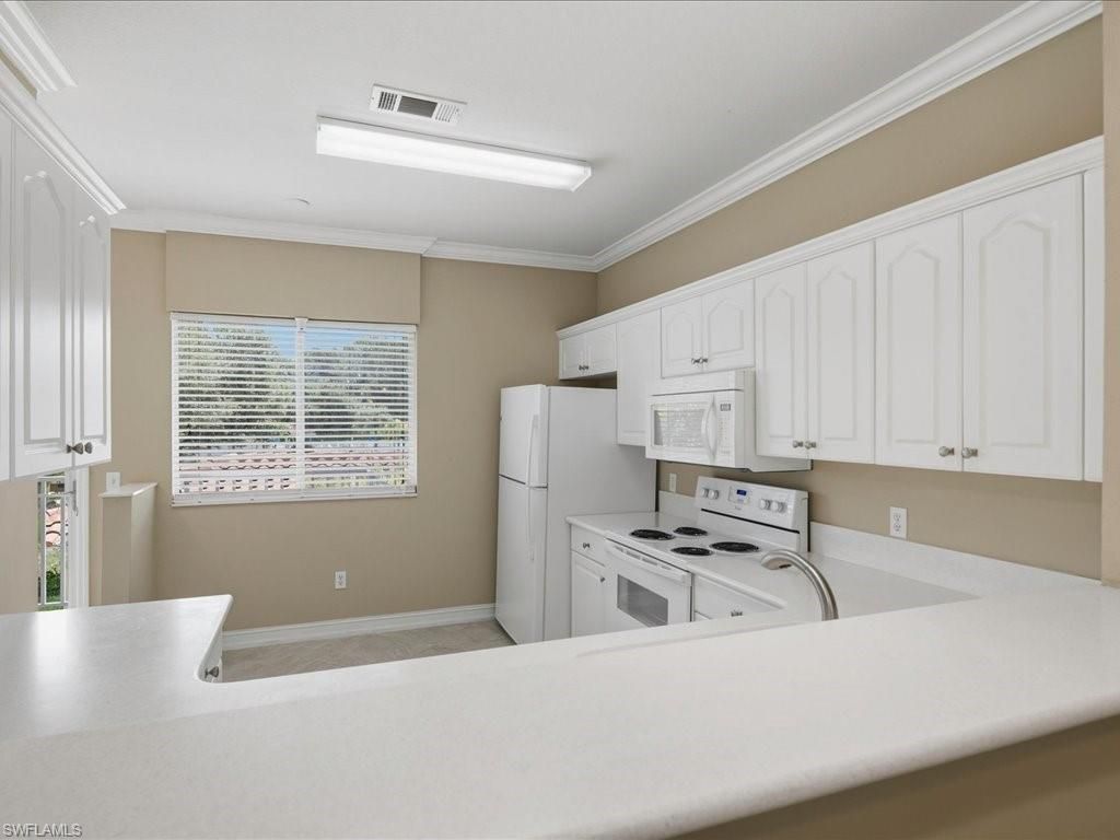 600 Luisa Ct, Unit 4, Naples, FL 34104 Photo