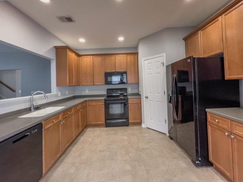 121 Valentin Drive Photo 8