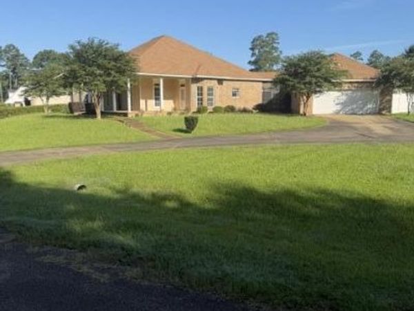 2104 Cheyenne Drive , McComb, MS 39648