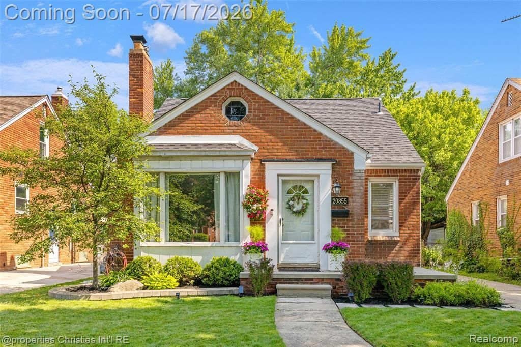 20855 Lochmoor Street, Harper Woods, MI 48225 Main Photo