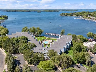 603 Lake Street, Unit 215, Excelsior, MN 55331